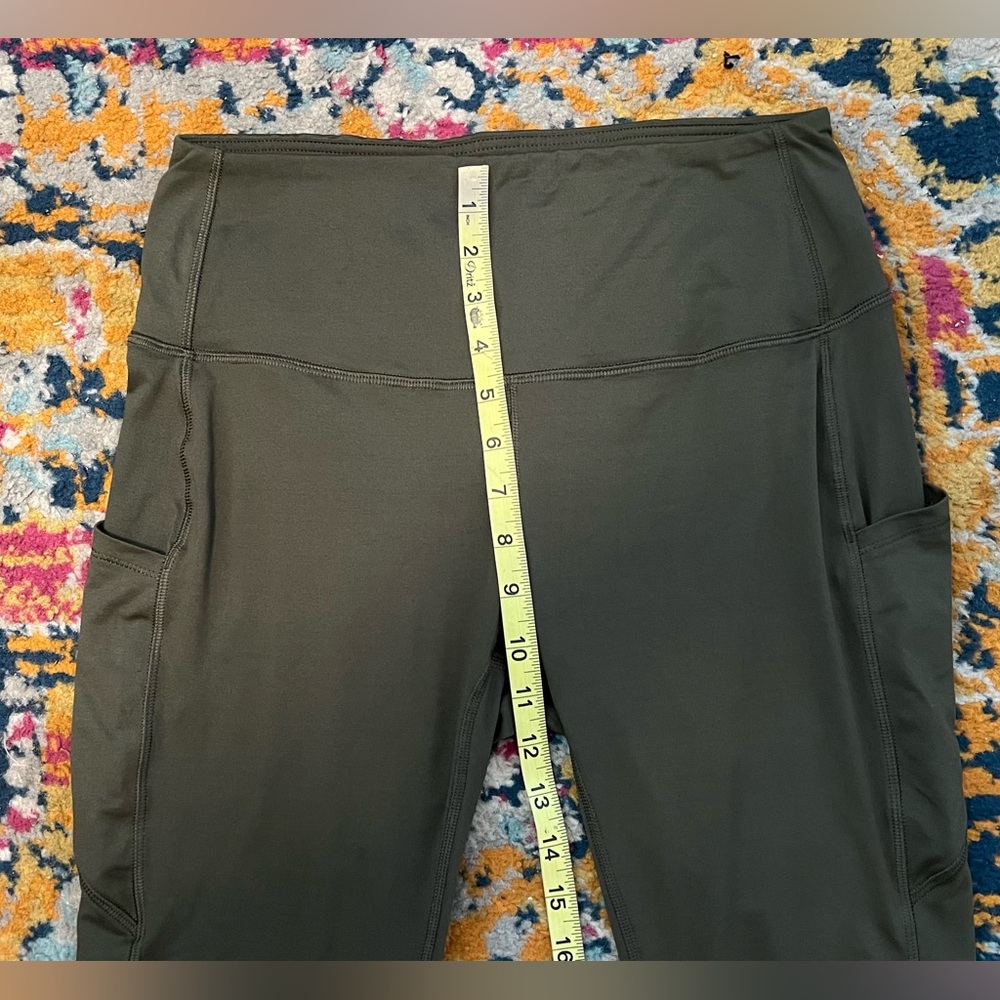 Leggings pants - Unknown brand Green Workout - size is approx Large. Pockets - Picture 5 of 13